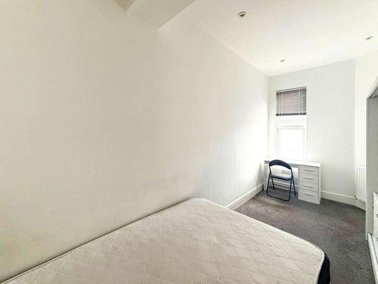 Gordon Road, Southend On Sea, SS1 - Photo 1