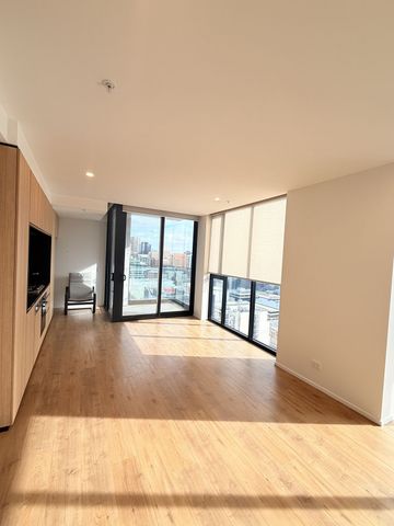 Luxury Sub-Penthouse-Elevated Urban Living with Breathtaking City Views in the Heart of Adelaide's East End - Photo 2
