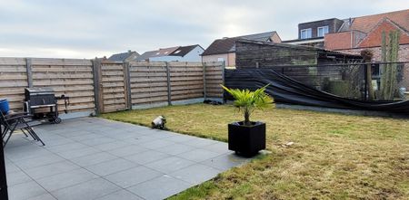 Halfopen BEN nieuwbouw, 176m² met 3 slaapkamers, garage en staanplaats en een prachtige tuin met terras - Foto 2