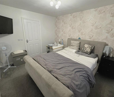 3 bedroom semi-detached house to rent - Photo 3