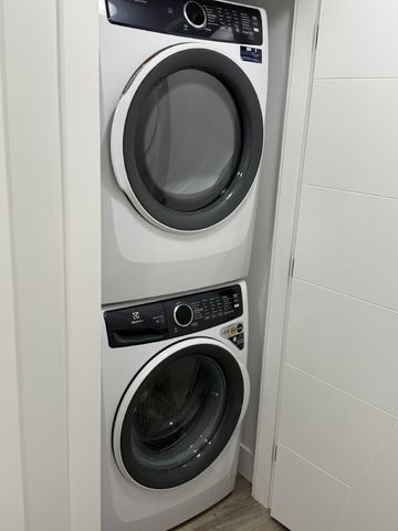 DWYER RESIDENCE - B - Photo 2