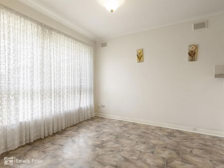 Charming Neat & Tidy Solid Brick Home - Photo 4