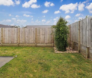 Modern Three-bedroom Home - Photo 6