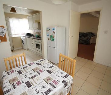 3 bedroom end of terrace house to rent - Photo 5