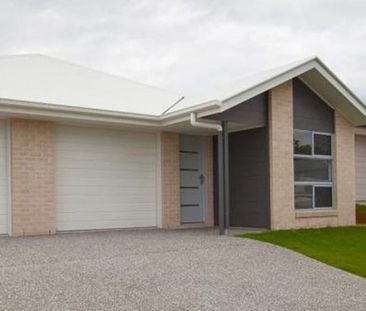 2/35 Awoonga Crescent, Morayfield QLD 4506 - House For Rent | Domain - Photo 2