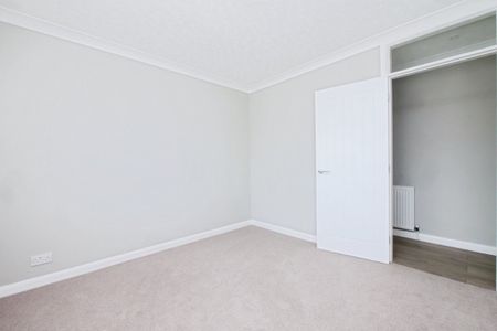 Woodleigh Close, Strensall, YORK - Photo 2