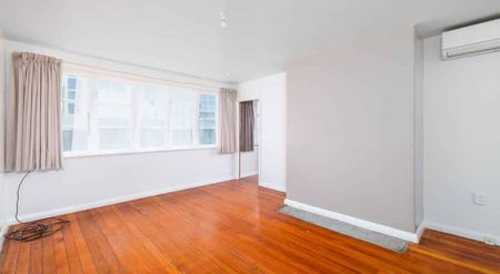 Three Bedroom Home On Keppel Street! - Photo 4