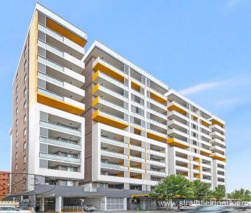 “Luxury 2 Bedroom Apartment, Level 9” - Photo 6