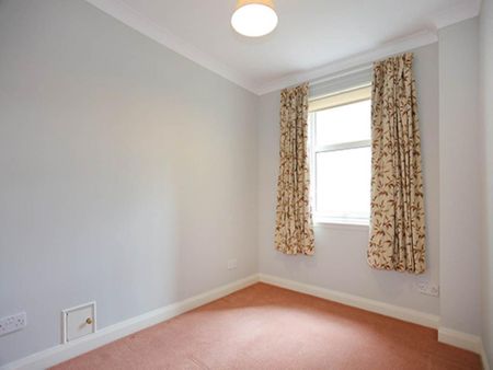 3 bedroom flat to rent - Photo 5