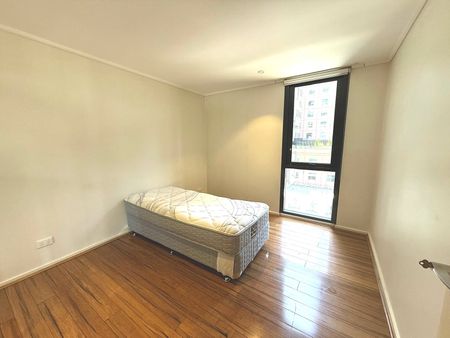 1111/668 Bourke Street - Photo 4