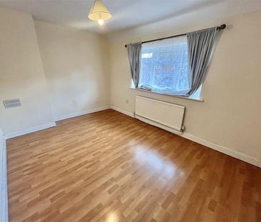 Manton Crescent, Nottingham, Beeston - Photo 3