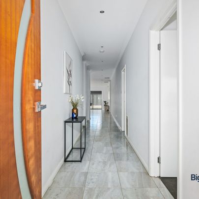 Luxury, Location, Lifestyle - A Complete Family Home ! - Photo 1