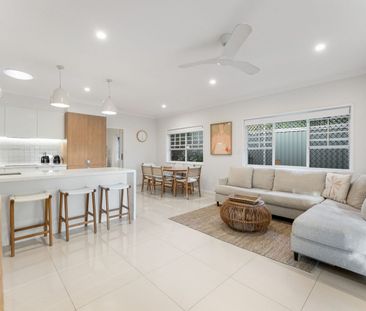 Luxury Coastal Living Moments from the Broadwater - Photo 1