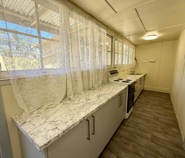 country-style home set on a spacious large block - Photo 5