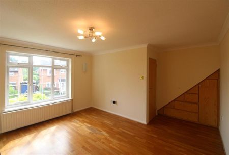 4 bedroom detached house to rent - Photo 2