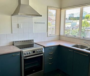 Sunny, Stand Alone, Private 2 bed - Red Beach - Photo 3