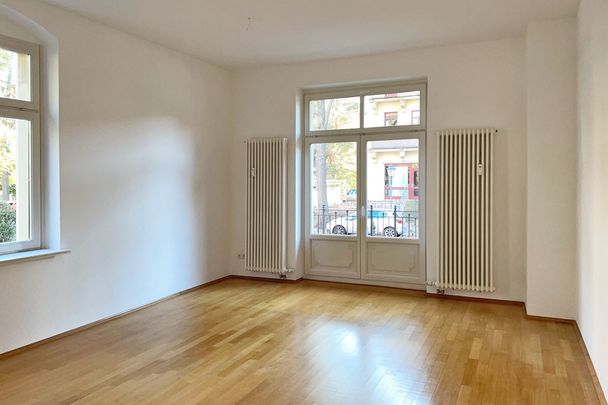 Striesen, im Hochparterre: kleiner Balkon + Wanne - Foto 1