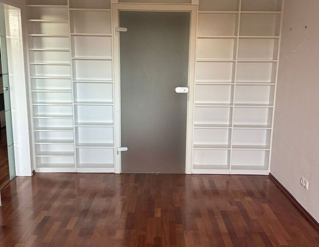 Moderne 2,5-Zimmer-Wohnung mit Balkon und Blick ins Grüne... - Photo 1