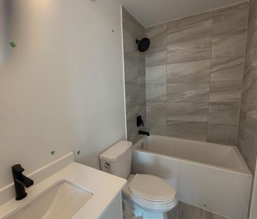 For Lease - 2369 Danforth Avenue Unit# 911, Toronto, Ontario - Photo 4