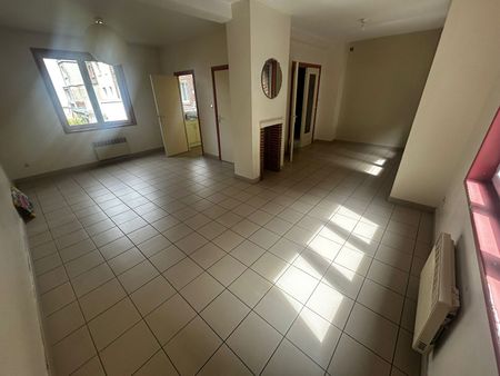 Appartement T4 de 90.94m2 situé Rue Maurice Ravel avec place de parking. réf 5816 - Photo 3