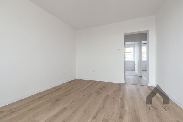 Duże trzypokojowe mieszkanie z balkonem i ładnym widokiem w centrum Jaworzna do wynajęcia | Spacer3D - Photo 1