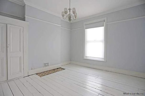 5 bedroom property to rent in Gravesend - Photo 1