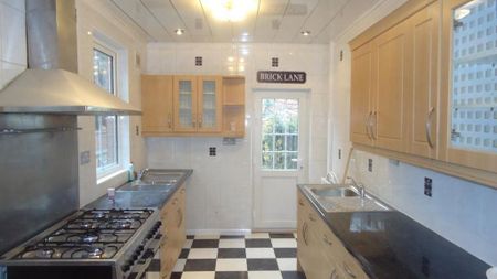 6 bedroom house to rent - Photo 4