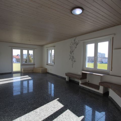 Zu vermieten: 3.5-Zi.-Wohnung mit eigener Waschmaschine und Balkon, Friedhofstrasse 15 in Grenchen - Photo 1