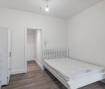 Terraced house to rent - Photo 3