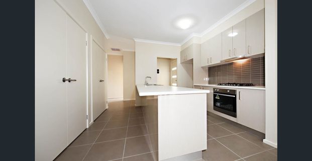 Pacific Werribee at streets end - Photo 1