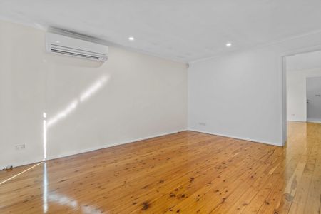 Ingleburn - Photo 3