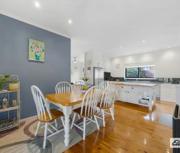 Spacious Family Living in Ararat's Popular West End - Photo 6