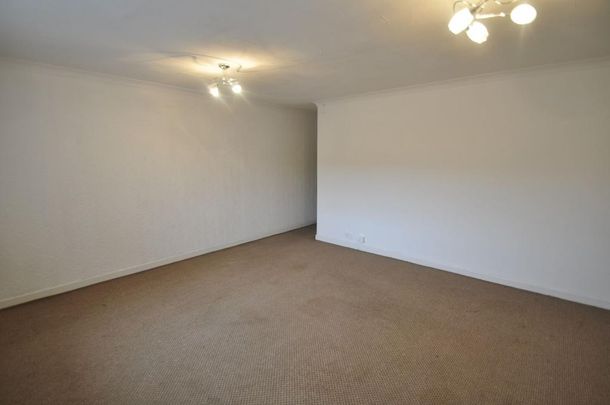 3 bedroom flat to rent - Photo 1