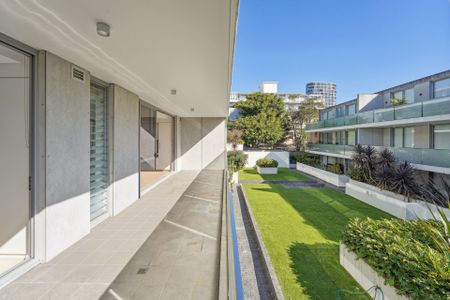 High End Design Apartment - Photo 3