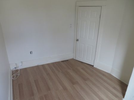 347 Ave Q South - Photo 2