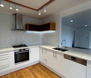 Sunny 4 Bedroom Family Home - Photo 5