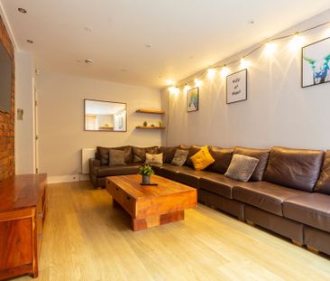 Archery Terrace, Hyde Park, Leeds - Photo 1