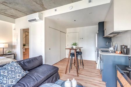 Griffin Square - Photo 4