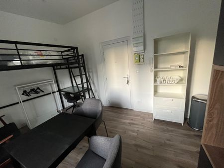 Location Appartement 1 pièce Meublé 16m² CALUIRE ET CUIRE 69300 - Photo 2