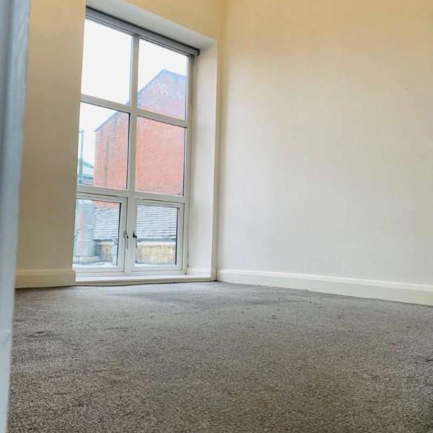 Bow Street, Oldham, OL1 - Photo 1