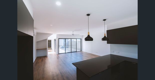 LIFESTYLE AND LOW MAINTENANCE IN SUNSHINE COVE - Photo 1