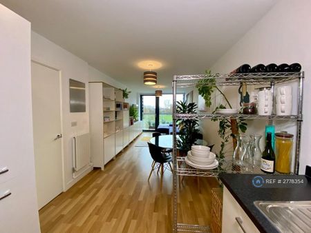 1 bedroom flat to rent - Photo 4