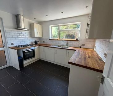 3 bedroom detached house to rent - Photo 4