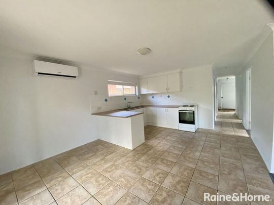 8 Mark St, Redland Bay, QLD 4165 - Photo 1