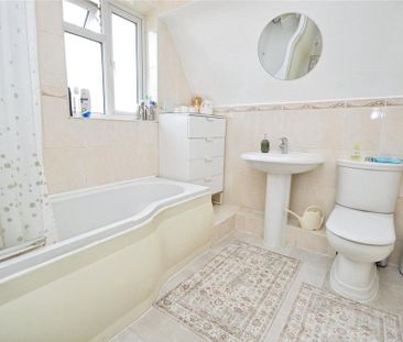 3 bedroom end of terrace house to rent - Photo 1