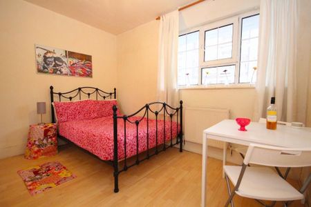 3 bedroom flat to rent - Photo 5
