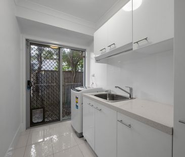 22 Kordan Boulevard, Raceview QLD 4305 - House For Rent | Domain - Photo 4