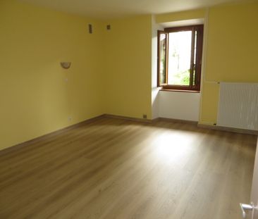 Location Appartement 3 pièces 106m² - Photo 3