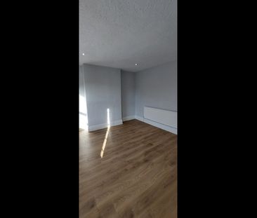 4 Bed Terraced House, Windmill Road, LU1 - Photo 1