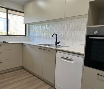 Spacious apartment close to the Broadwater - Photo 1